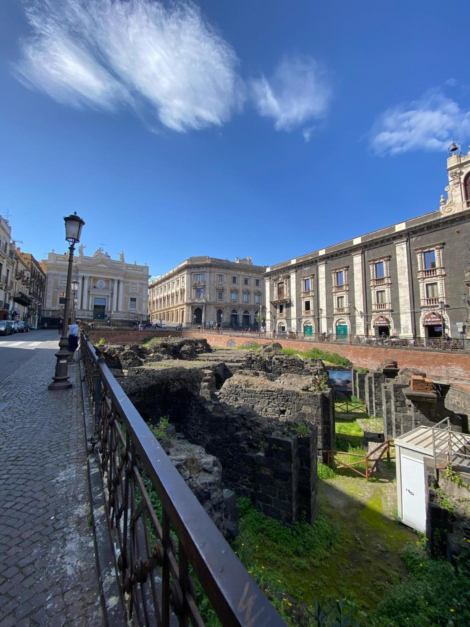 Dimora Dei Minoriti Panzió Catania-Fontanarossai nemzetközi repülőtér Kültér fotó